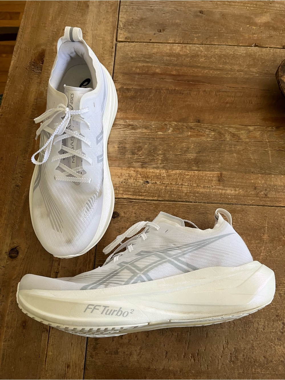ASICS Megablast - Picture 2 of 8